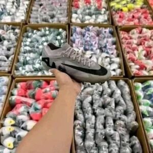 Soccer cleats pallets liquidation Wholesale