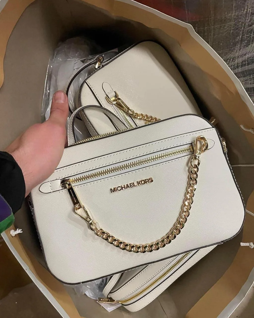 Wholesale Handbags Pallets Liquidation online - Image 5